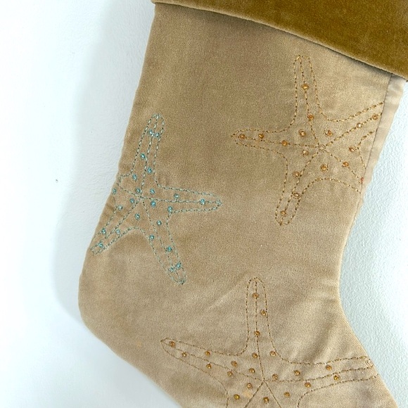 St. Nicholas NWT Set of 2 Costal Beach 21” Starfish Embellished Xmas Stockings - Picture 6 of 16